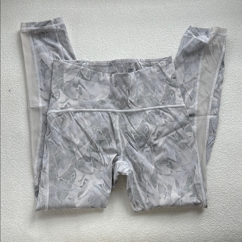 Lululemon leggings size 6